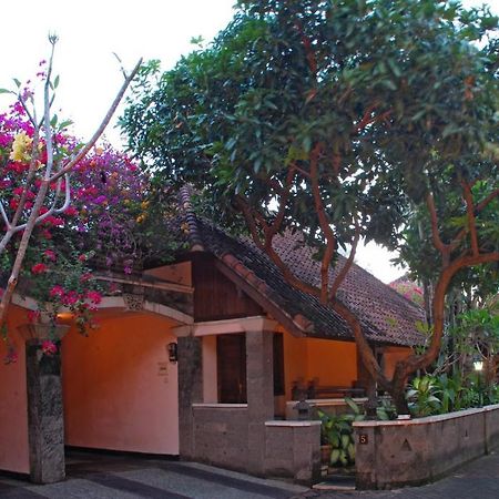 Taman Ayu 212 Hotel Denpasar  Bagian luar foto